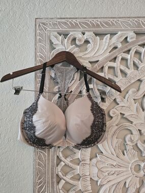 Victoria's Secret Women's Dream Angels Dotted Mesh Push-Up Bra Front Closure 36D